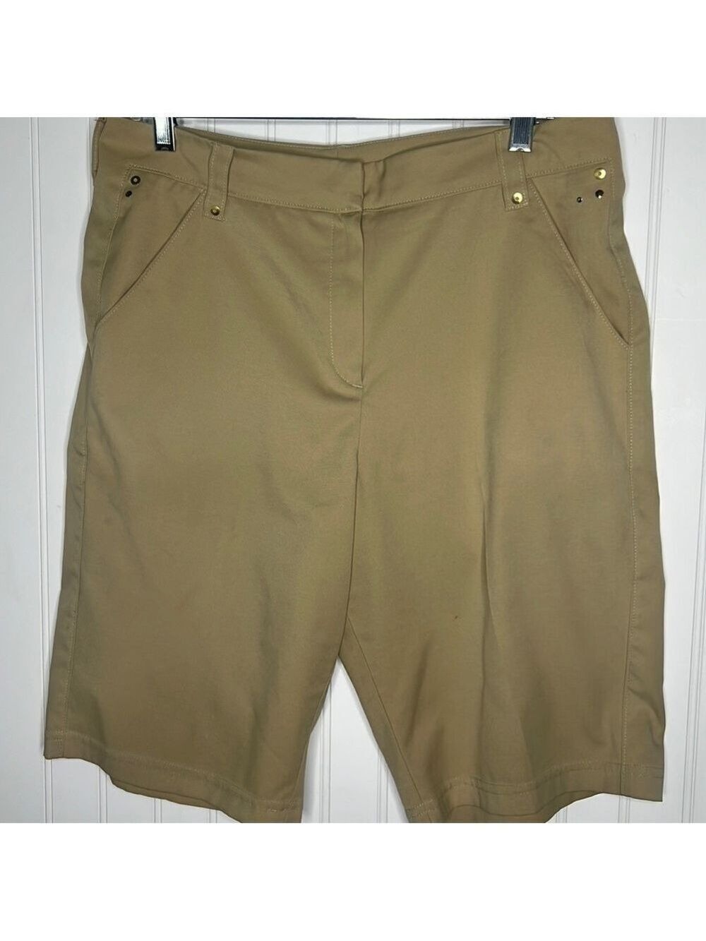 Tail Tech Bermuda Shorts Size 10